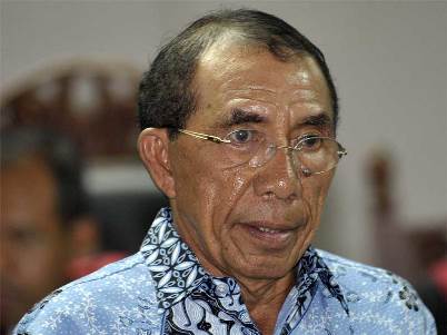 Politikus Senior Max Sopacua Tutup Usia