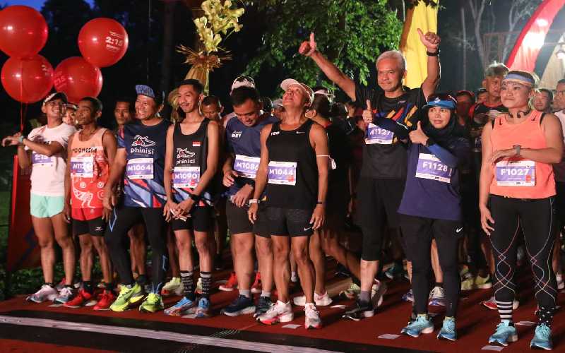 Ganjar Finish Pertama di Borobudur Marathon