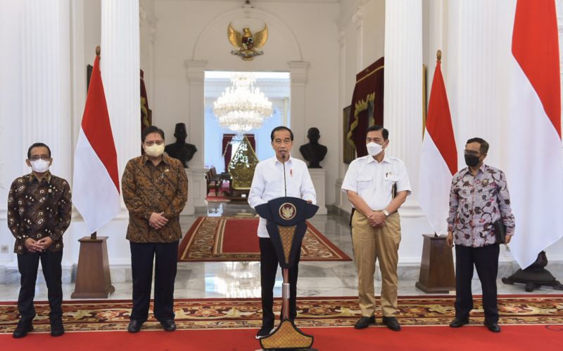 Jokowi Minta Menteri Tindaklanjuti Putusan MK Terkait UU Cipta Kerja