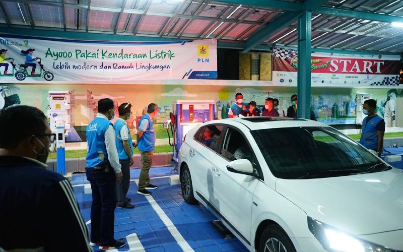 Ternyata Isi Daya Mobil Listrik Rp1.100 Sama dengan 1 Liter Bensin