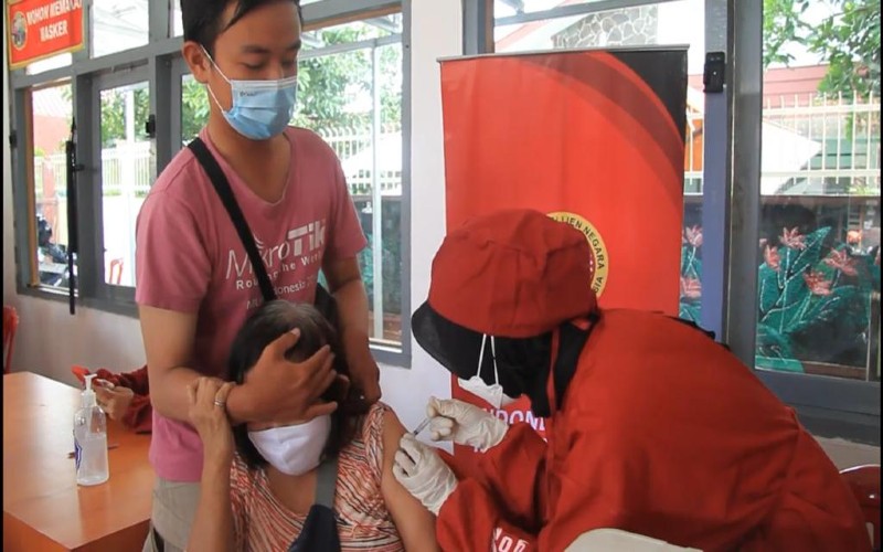 Vaksinasi Digelar di Balai RK Cokrodiningratan