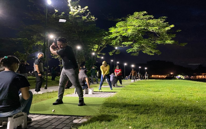 Hyatt Night Driving Range, Padukan Olahraga Golf dengan Konsep Tempat Nongkrong Kekinian