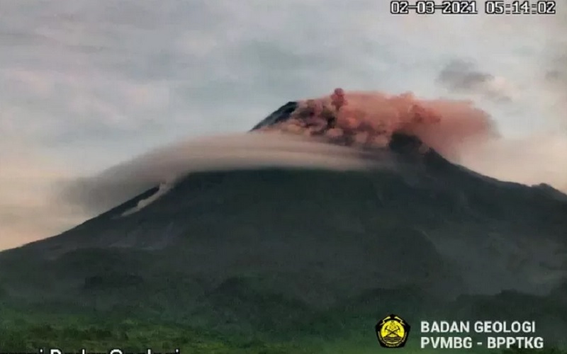 Semeru Meletus, PVMBG: Gunung Merapi Siaga Level III