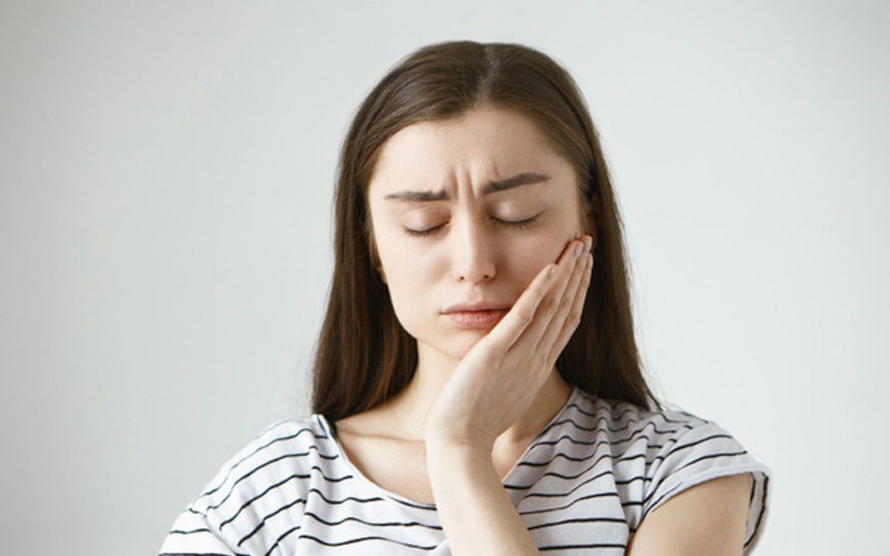 Bikin Aktivitas Terganggu, Yuk Tangani Sakit Gigi dengan Cara Sederhana Ini!