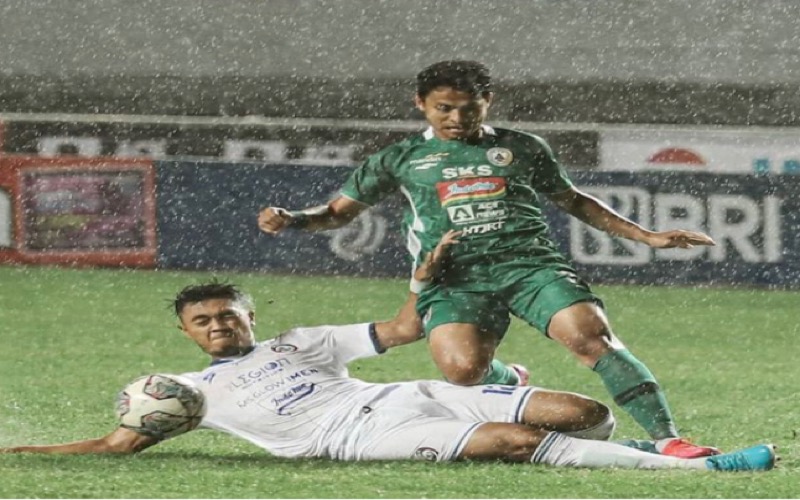 Arema FC vs PSS Sleman : Laga Spesial bagi Kedua Pelatih  