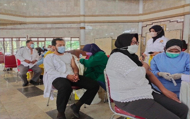 Dukung Program Pemerintah, UPN Veteran Yogyakarta Gelar Vaksinasi Booster 