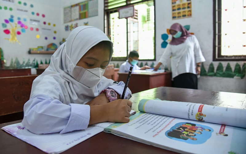 Gibran Jokowi Hentikan Seluruh Sekolah Offline di Solo Mulai Senin (7/2) 