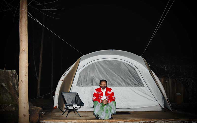 Harga Minyak Goreng Menggila, Warganet: Oleh-Olehnya Jokowi Camping
