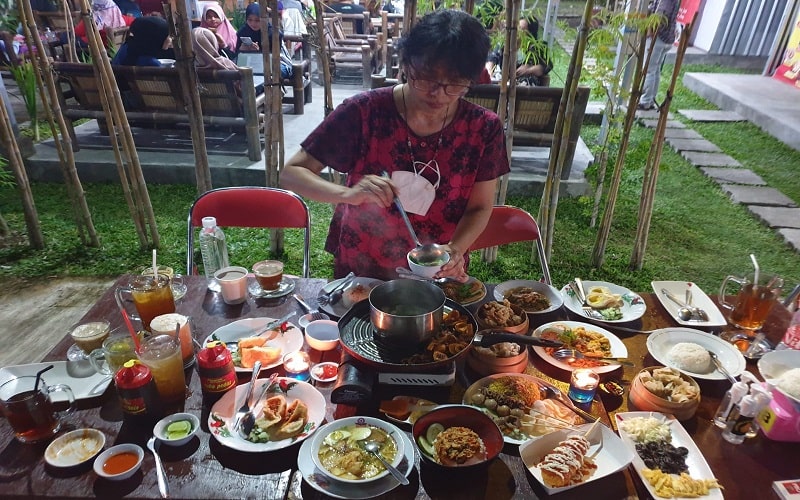 Warung Betah Mampir, Menu Enak Harga Mahasiswa di Timur Gor UNY