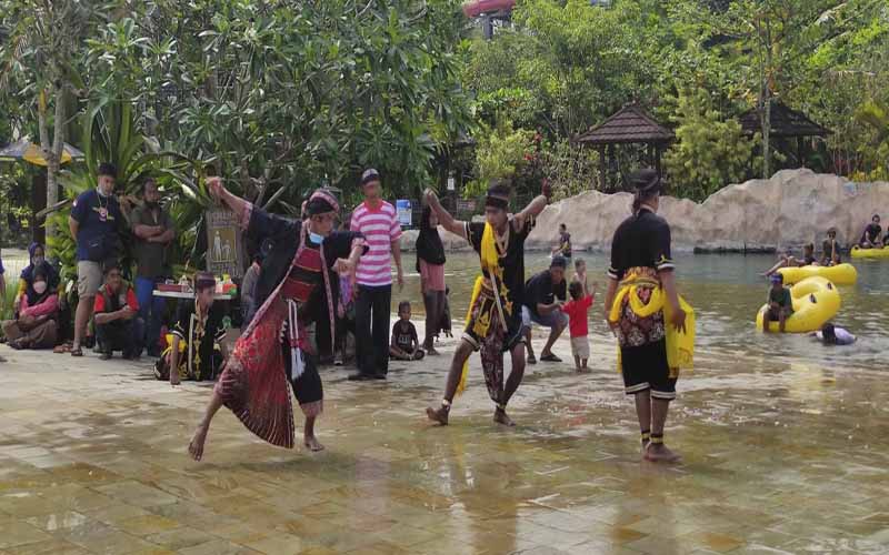 Tradisi Padusan di Jogja Bay Dimeriahkan Jathilan, Angklung dan  Bubble Foam Party
