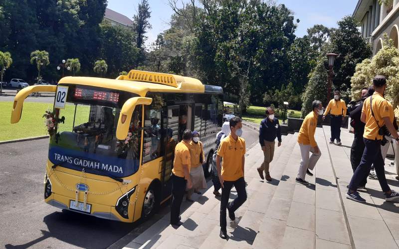 UGM Operasikan Dua Bus Listrik untuk Lawan Laju Perubahan Iklim