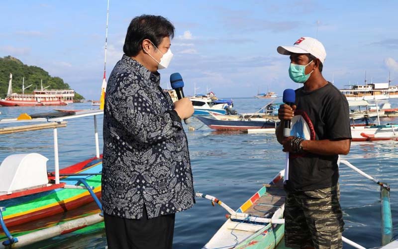 Airlangga Berharap Bantuan Tunai Jadi Kado Indah di Hari Nelayan Nasional