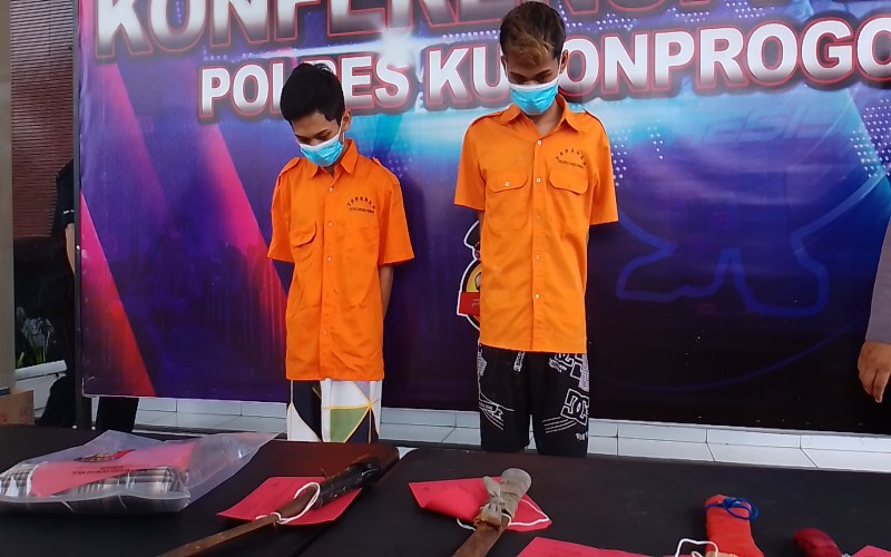 Polisi Gencarkan Patroli Kejahatan Jalanan, Warung Tempat Nongkrong di Kulonprogo Digerebek