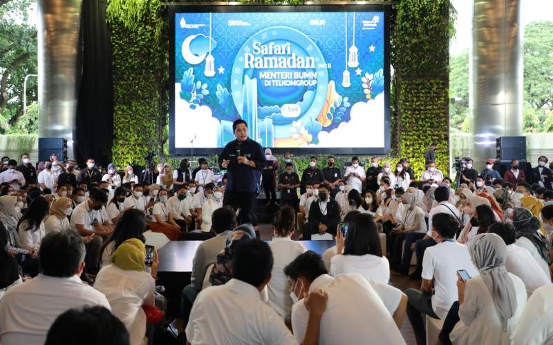 Safari Ramadan Menteri BUMN di TelkomGroup: Erick Thohir Motivasi Milenial & Beri Santunan 1.000 Anak Yatim