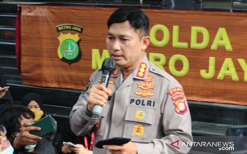 Massa Bakar Pos Polisi di Pejompongan Jakarta
