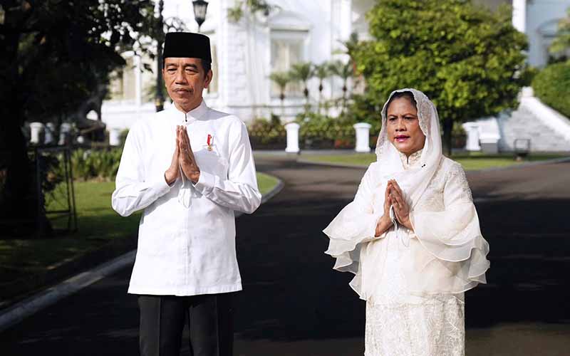 Sebelum Masuk Gedung Agung, Jokowi Sapa Wisatawan di Malioboro