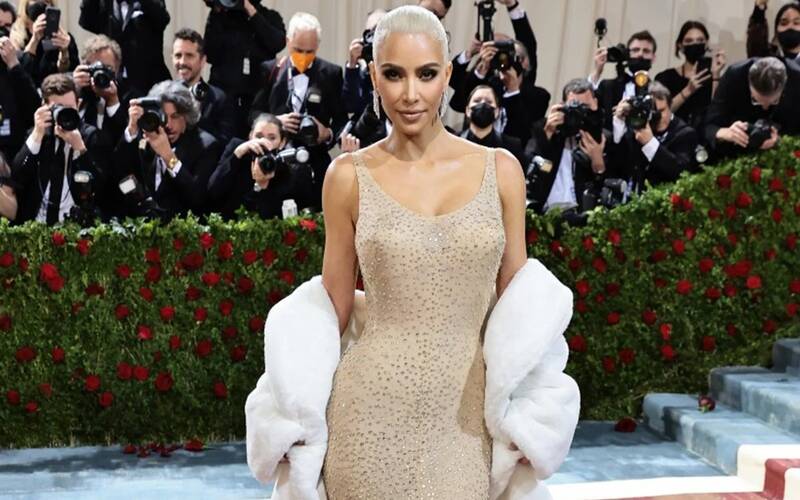 Kim Kardashian Panen Kritikan karena Pakai Gaun Marilyn Monroe di Met Gala
