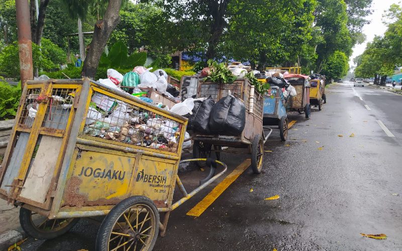 Sampah Menumpuk di Jalanan, Kota Jogja Jangan Bergantung ke TPST Piyungan