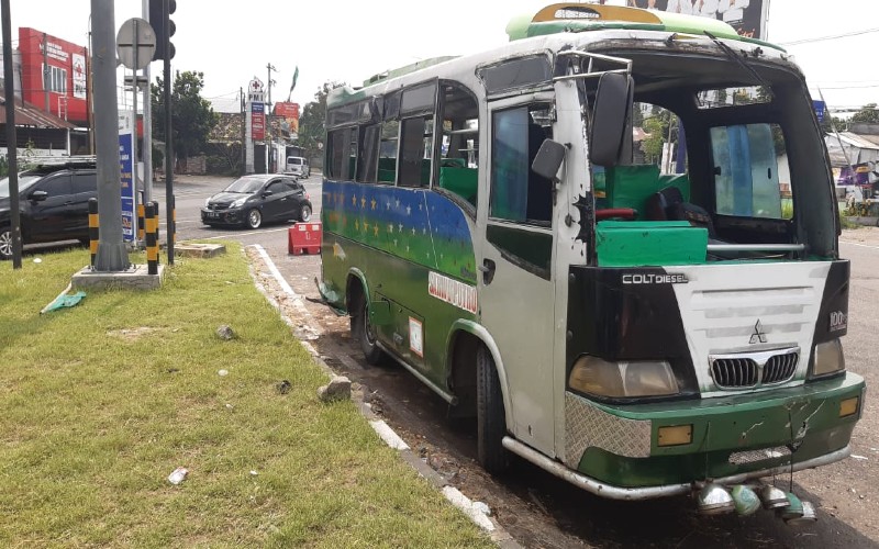 Bus Rombongan Takziah Terguling di Gamping, Satu Meninggal
