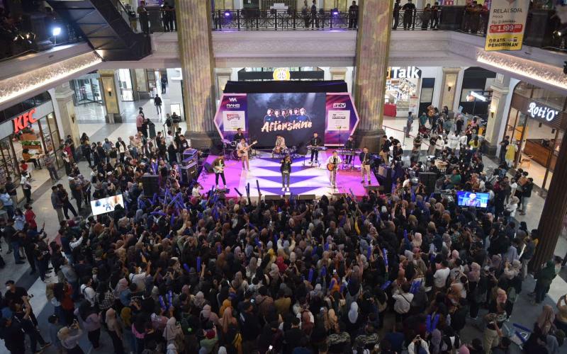 Diseleksi Denada, Ratusan Orang Ikuti Audisi Artis Koplo Super Star di Jogja