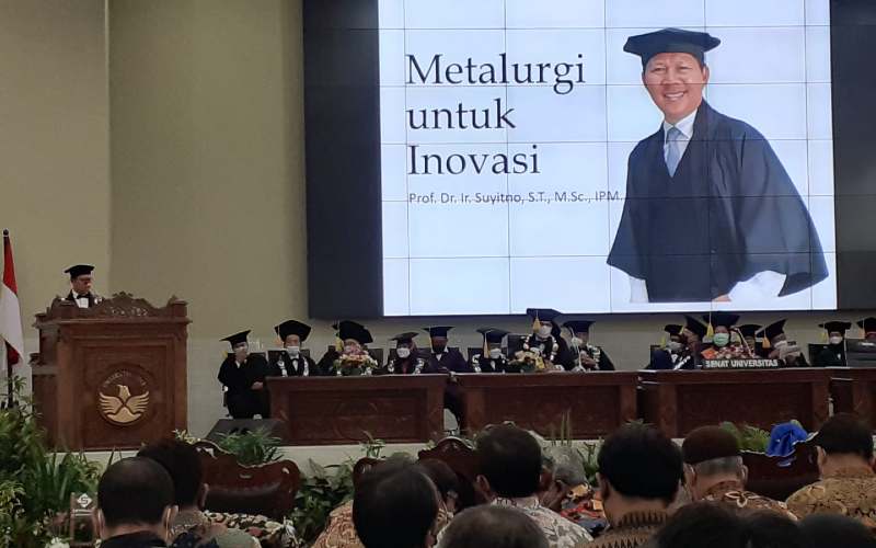 23 Tahun Pelajari Metalurgi, Prof. Suyitno Dikukuhkan Jadi Guru Besar Untidar