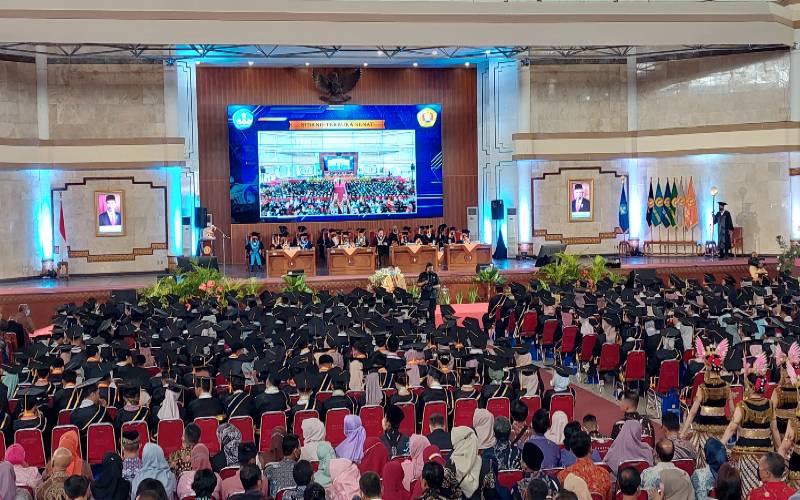 Perdana, Wisuda UPN Veteran Yogyakarta Digelar Luring Pasca Pandemi