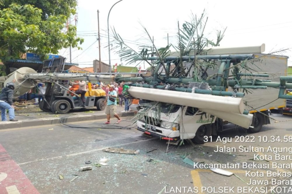Laka Maut di Bekasi, 10 Orang Tewas dan 20 Orang Luka-Luka