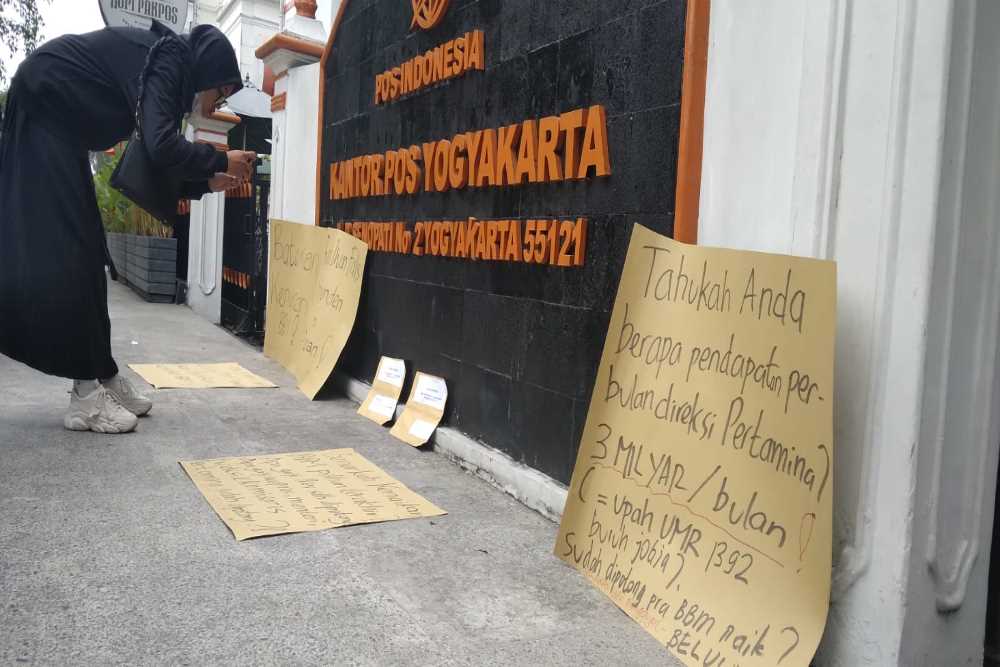 Kirim Surat ke Megawati, Warga Jogja Minta Jokowi Dijewer karena Naikkan BBM