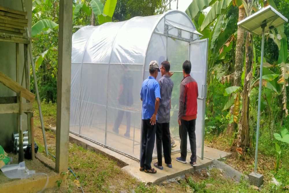 UAD Bantu Warga Olah Rempah dengan Teknologi Berbasis Solar Dome