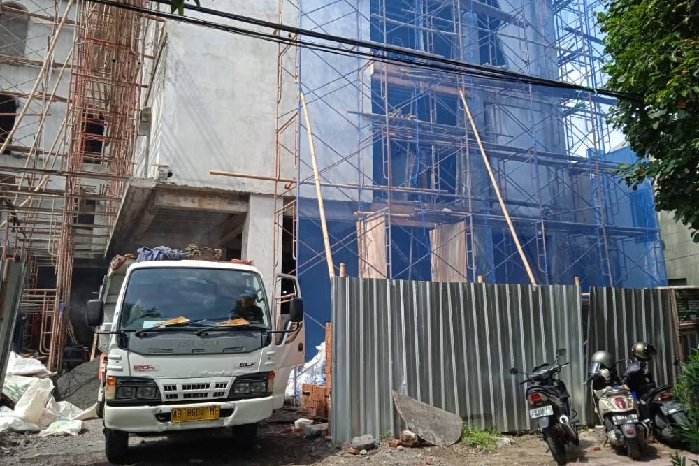 Diduga Terkait Suap Izin HS, Proyek Gedung di Jl. Gayam Ternyata Mengganggu Warga