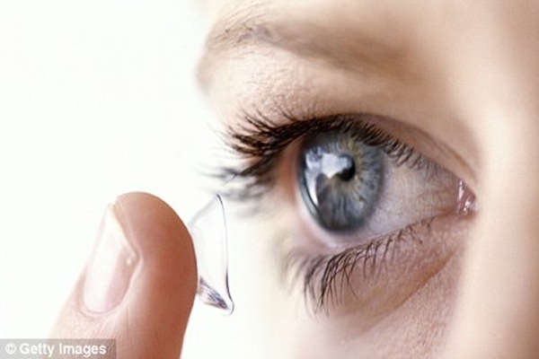 Kenali Efek Bahaya Kontak Lensa, Bisa Sebabkan Radang Kornea Mata