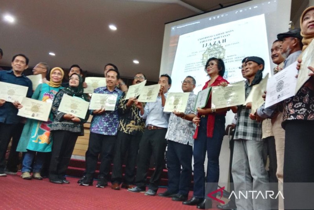 Para Alumni Fakultas Kehutanan UGM Bersaksi Ijazah Jokowi Asli