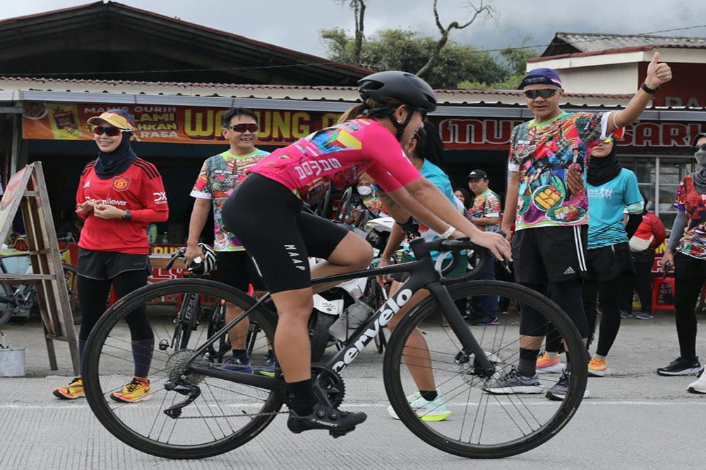 Antusias Peserta Hari Pertama Tour de Borobudur 2022 Menambah Semangat Gubernur Jawa Tengah Ganjar Pranowo