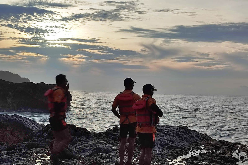 Cari Wisatawan yang Hilang di Pantai Jungwok, Tim Gabungan Lakukan Penyisiran Sejauh 3 Mil