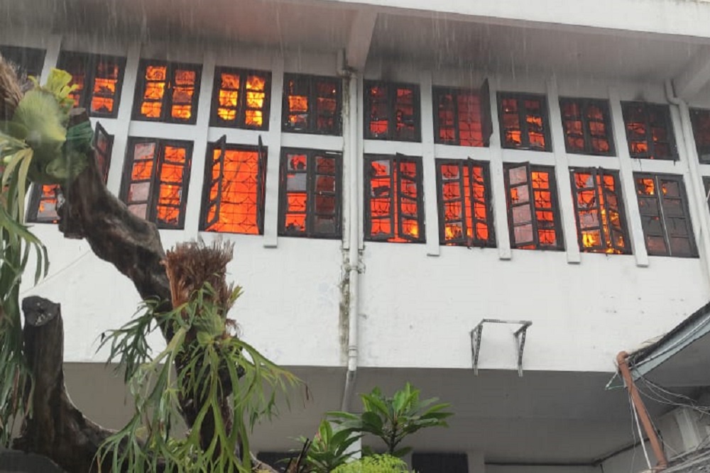 Gedung di Balai Kota Bandung Terbakar! ASN Berhamburan