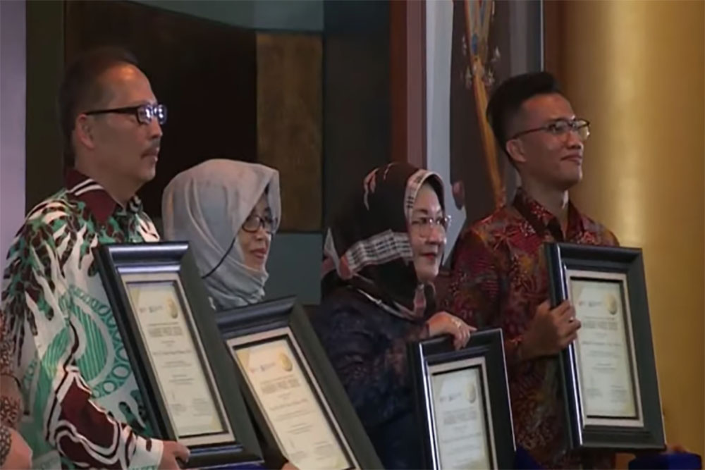 Empat Ilmuwan Berdedikasi Terima Anugerah Habibie Prize 2022, Salah Satunya Berasal dari UGM
