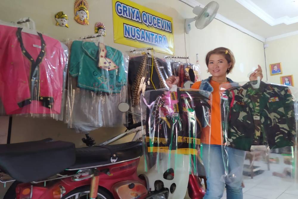 Sembari Berbisnis, Perempuan Ini Kenalkan Beragam Profesi pada Anak-Anak lewat Kostum