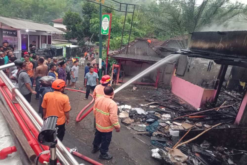 Tumpahan Bensin Berujung Kebakaran di Gunungkidul, Rp70 Juta Melayang