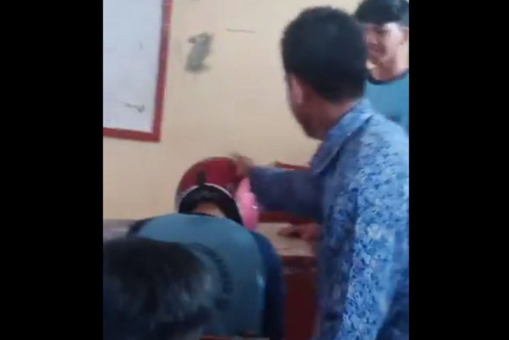 Viral Video Perundungam di SMP Bandung, Korban Ditendang hingga Pingsan