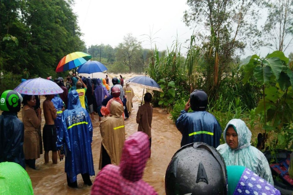Cerita Pelajar Gunungkidul Terseret Banjir, 1,5 Jam Berpegangan di Pohon Kayu Putih