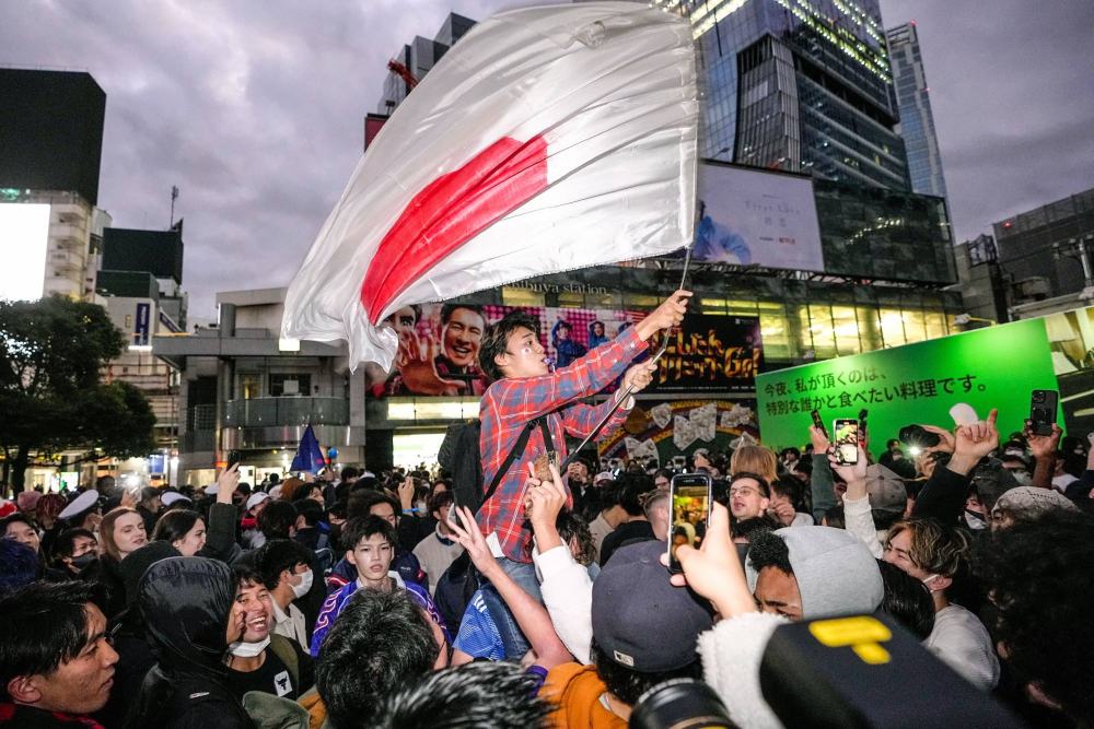 Jepang Jungkalkan Spanyol dan Kunci Tiket 16 Besar, Warga Berpesta di Shibuya Crossing