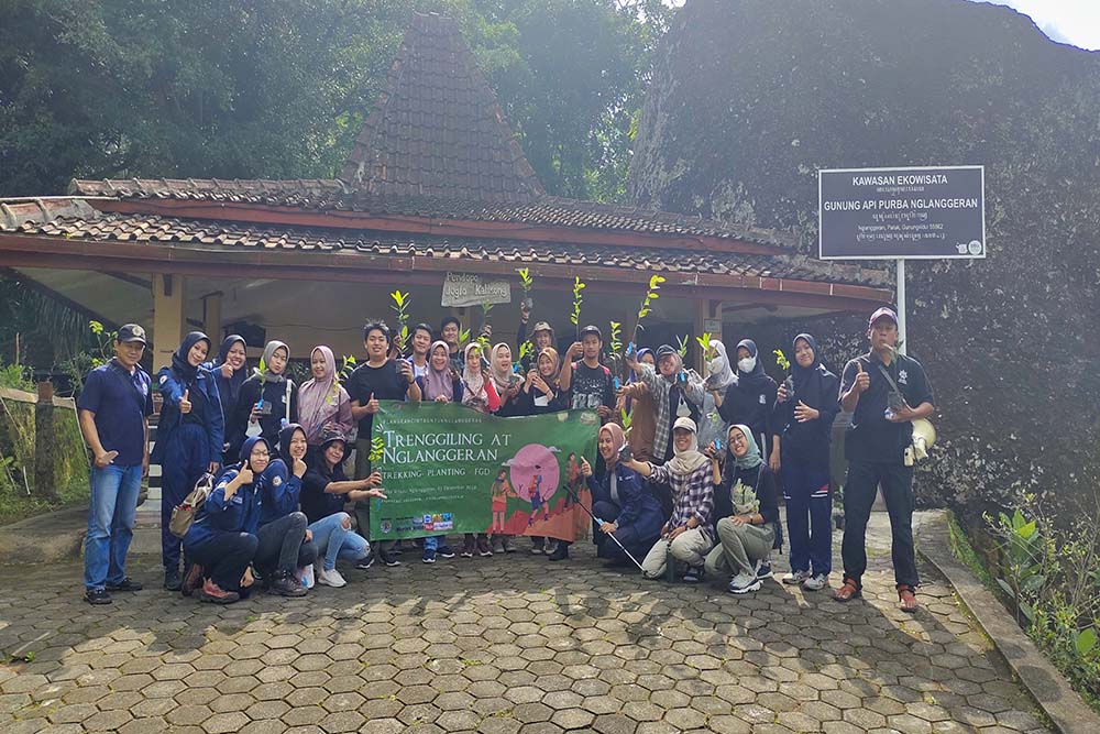Mahasiswa UGM Sukses Gelar Gerakan Cinta Lingkungan dan Sadar Konservasi di Desa Wisata Nglanggeran