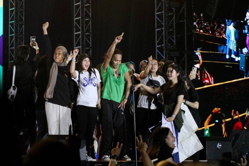 Hangatnya Konser 39 Tahun Slank, Sebarkan Virus Senyum untuk Indonesia
