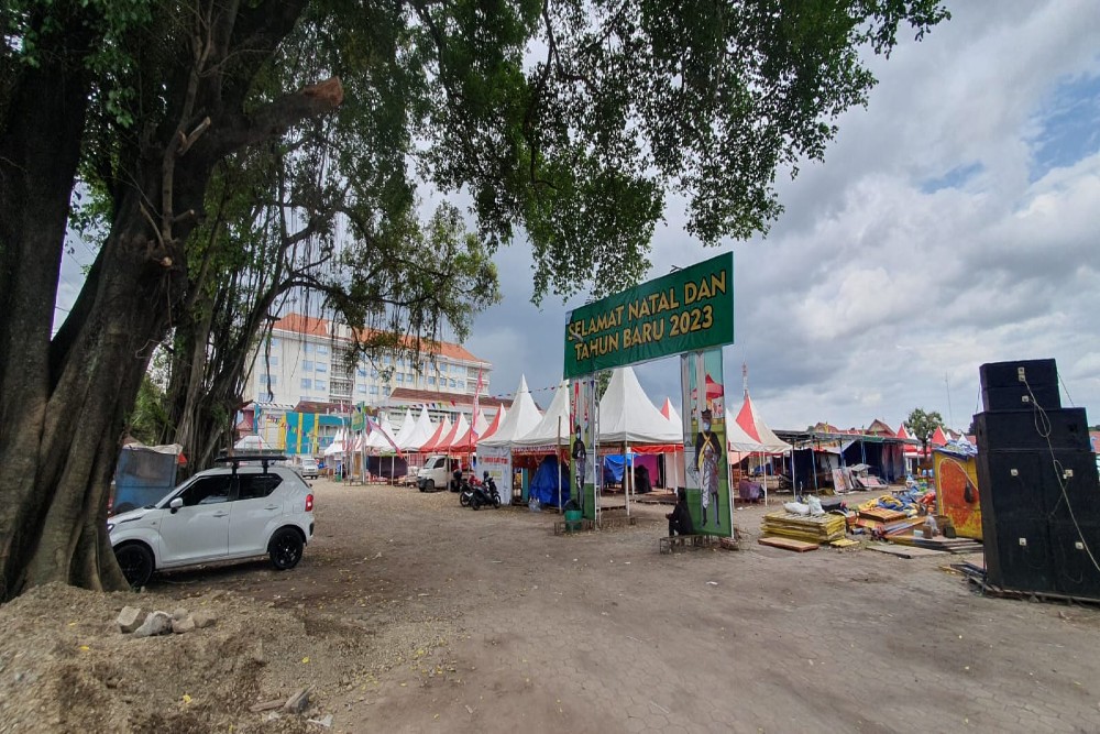 Dihentikan Paksa oleh Pemerintah, Stan Pasar Malam di Tugu Jogja Mulai Dibongkar