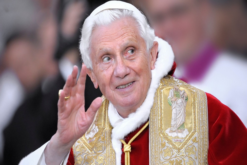 Kabar Duka, Paus Benediktus Meninggal Dunia 