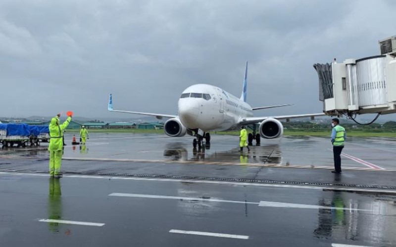 Penerbangan di Bandara Ahmad Yani Terganggu Cuaca Buruk