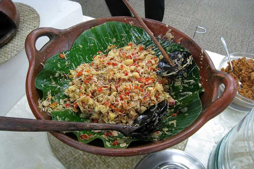 Pedasnya Nyengat! Ini Resep Sambal Matah Bali