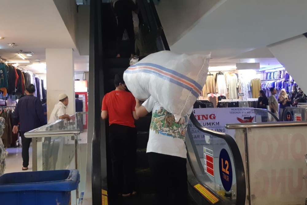 Tak Tanggung-Tanggung, Mendag Bakal Musnahkan 7.000 Bal Baju Bekas Impor Senilai Rp80 Miliar