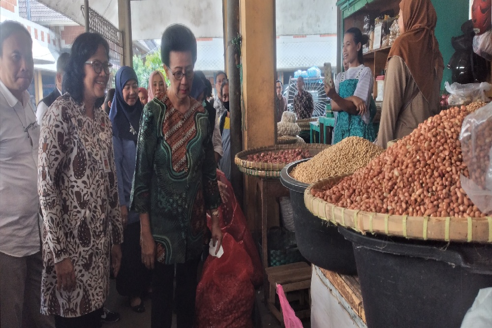 Cek Harga Sembako, Ini Yang Ditemukan GKR Hemas di Pasar Beringharjo