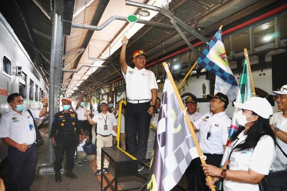 PLN Berangkatkan 281 Peserta Mudik Bersama BUMN dari Semarang dan Jogja